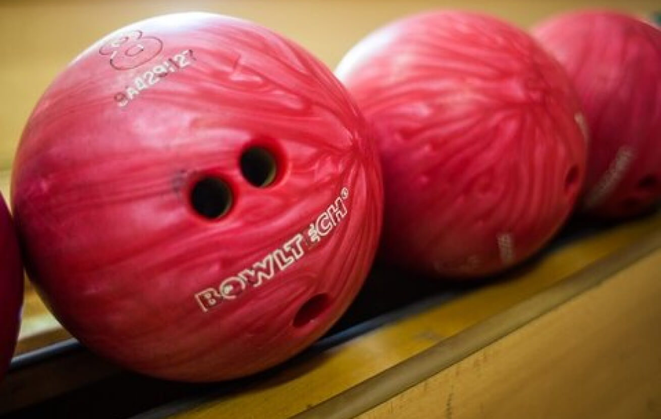 BOWLING